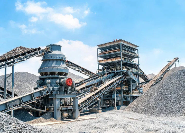 Sandvik cone crusher and vibrating screen on aggregate plant
